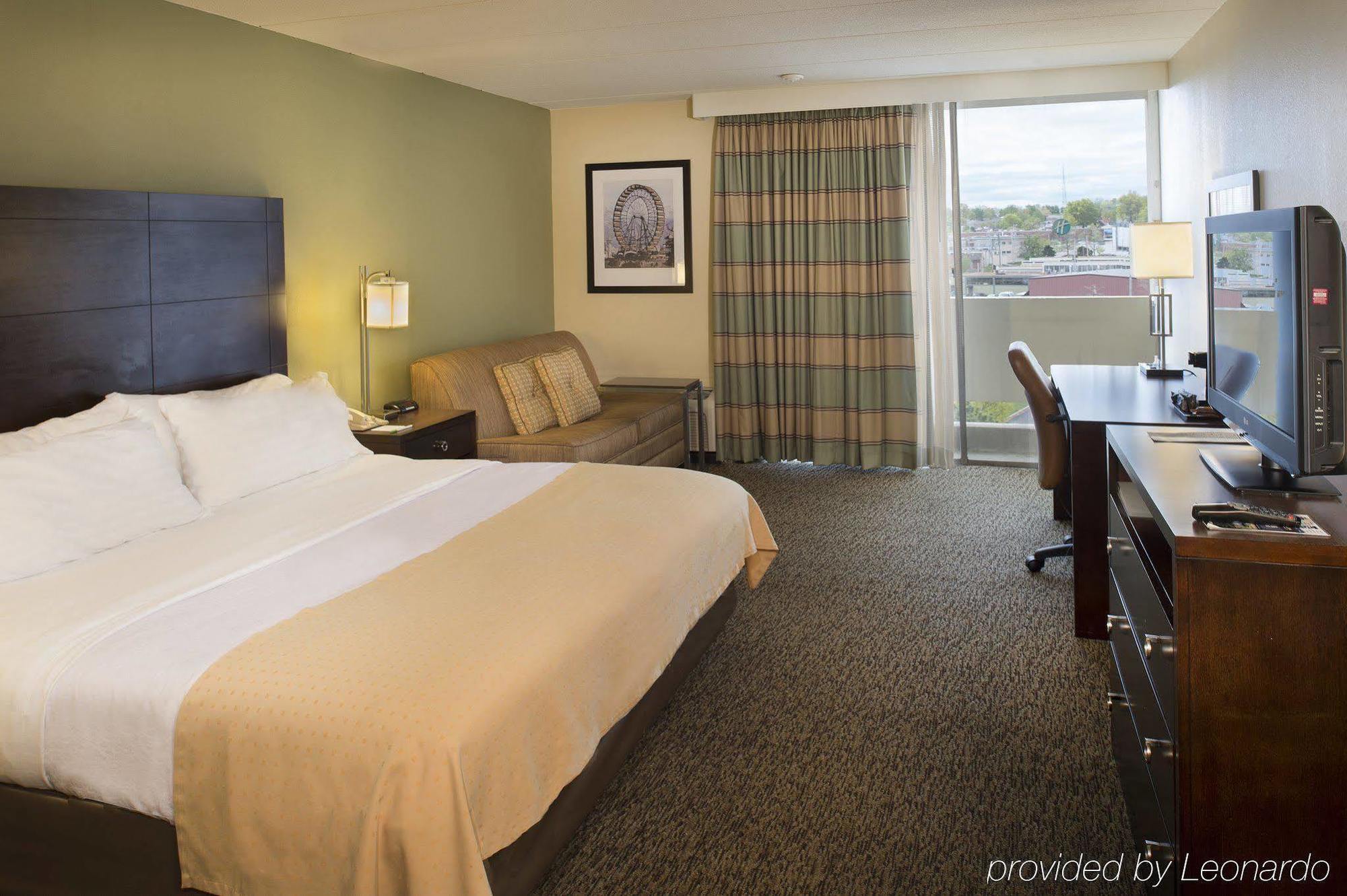 Forest Park Hotel Clifton Heights Room photo